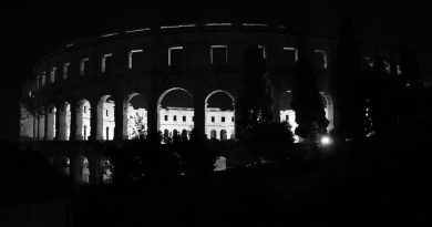 Sara Veličkovski: Pola - Pula